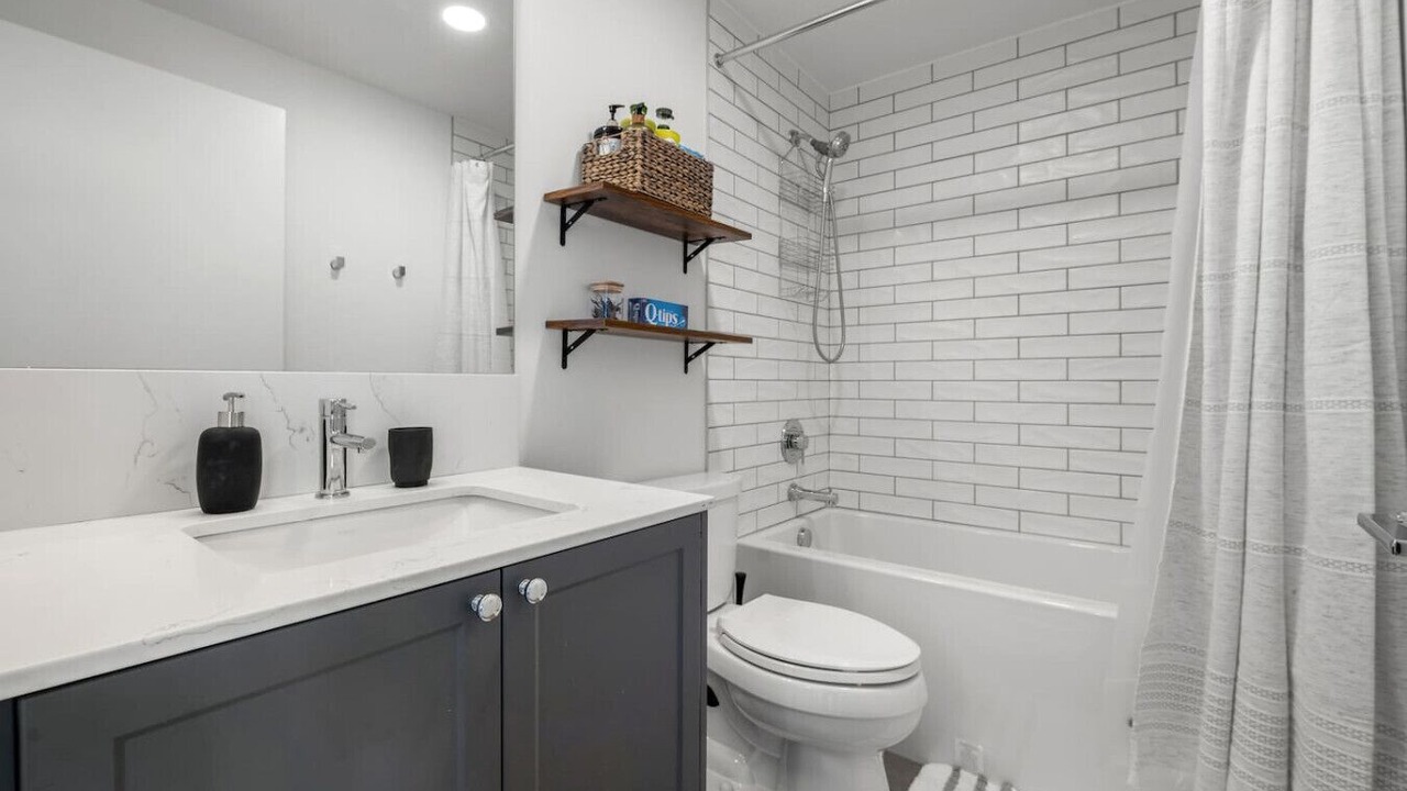 Photo of Bathroom in Sunnyside