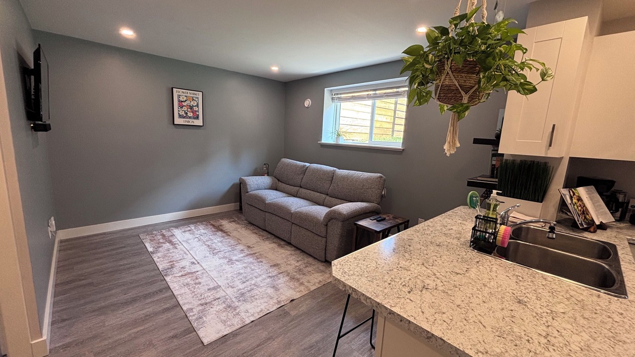 Photo of Livingroom in North Cowichan