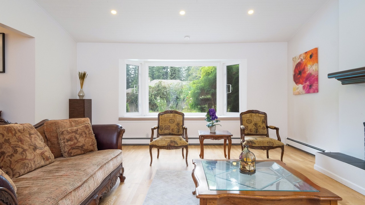 Photo of Livingroom in Surrey