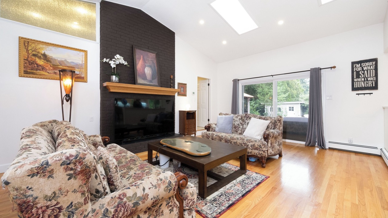 Photo of Livingroom in Surrey