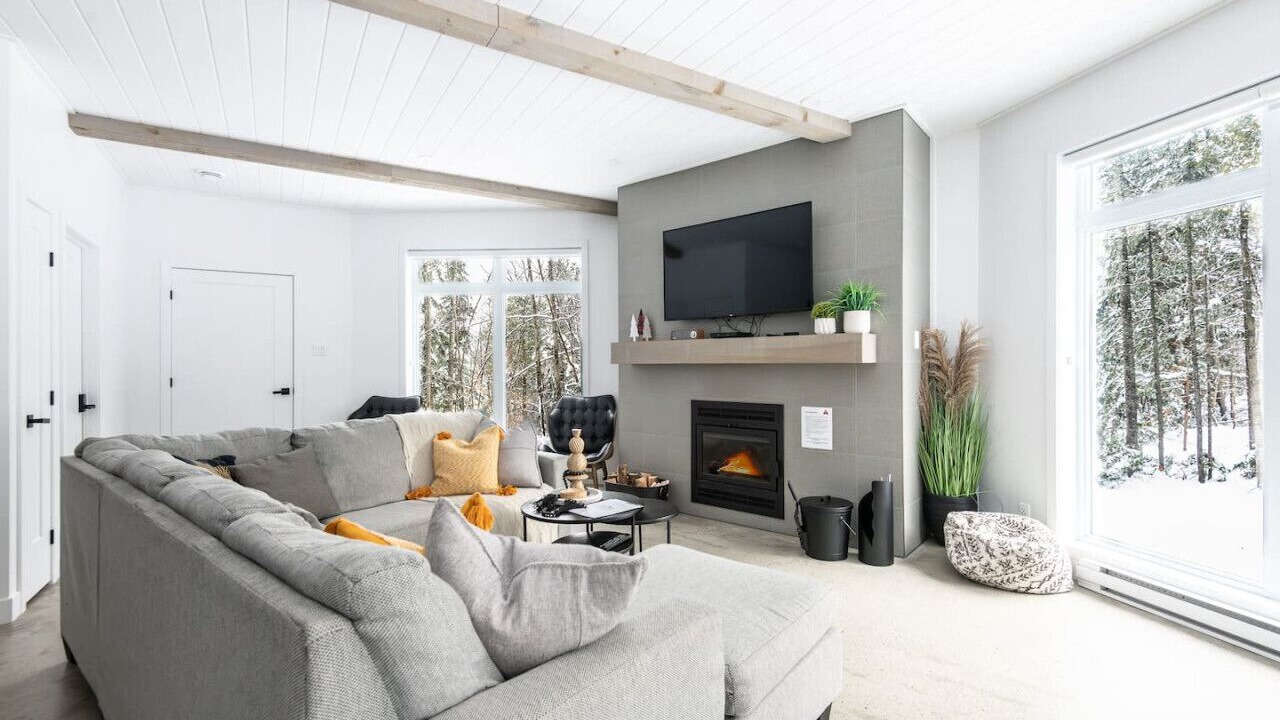 Photo of Livingroom in Chertsey