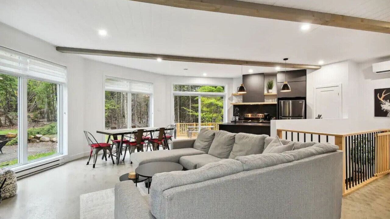 Photo of Livingroom in Chertsey