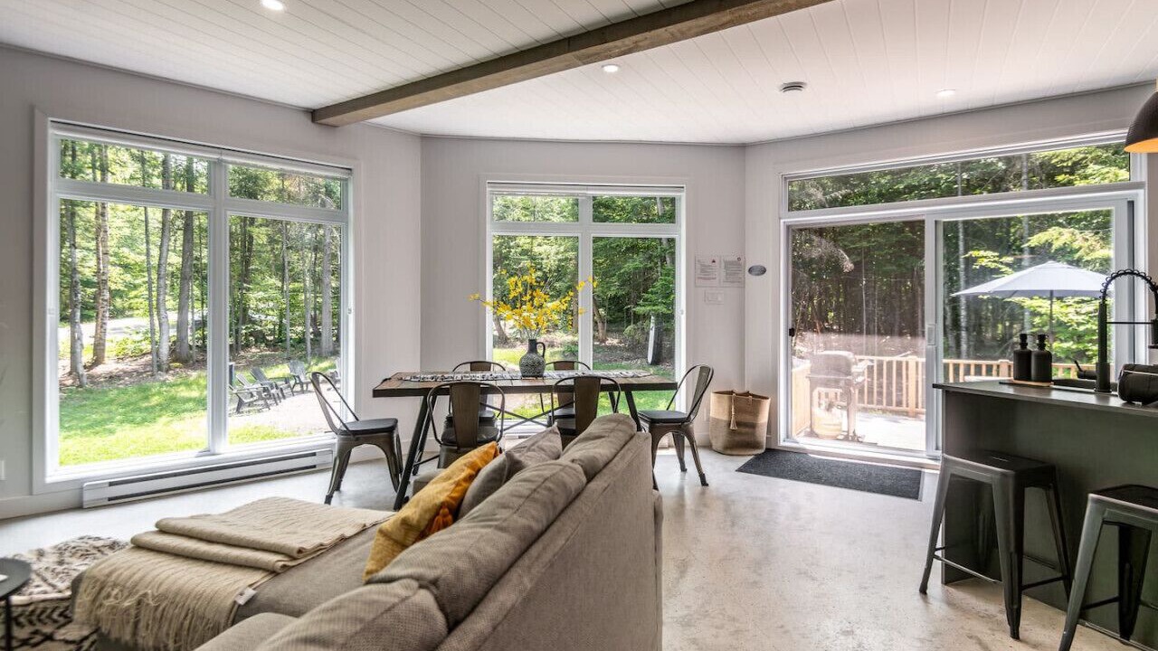 Photo of Livingroom in Chertsey