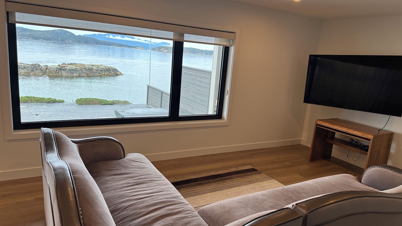 Photo of Livingroom in Halfmoon Bay
