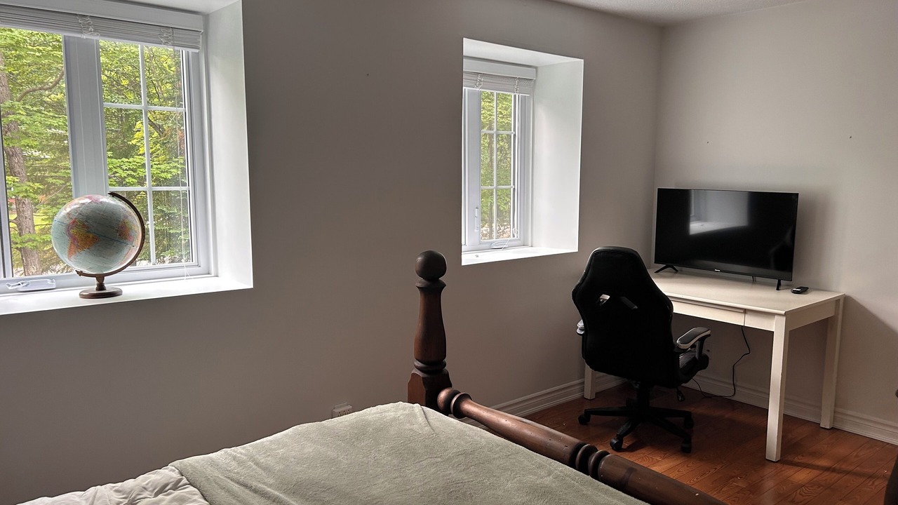 Photo of Bedroom in Les Collines-de-l'Outaouais Regional County Municipality