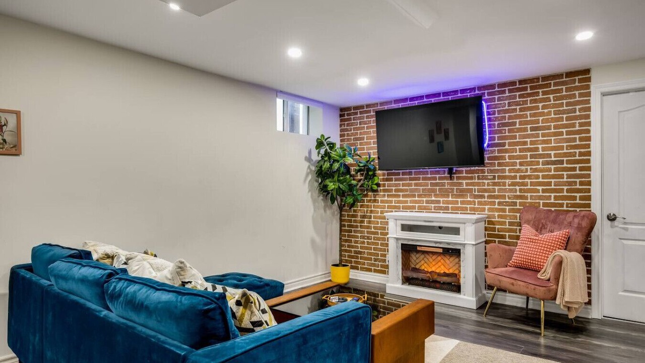 Photo of Livingroom in Durham Region