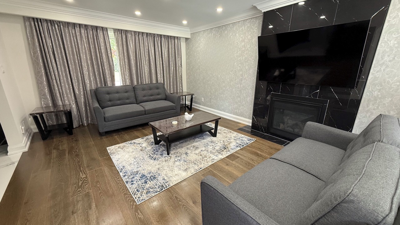 Photo of Livingroom in Newtonbrook