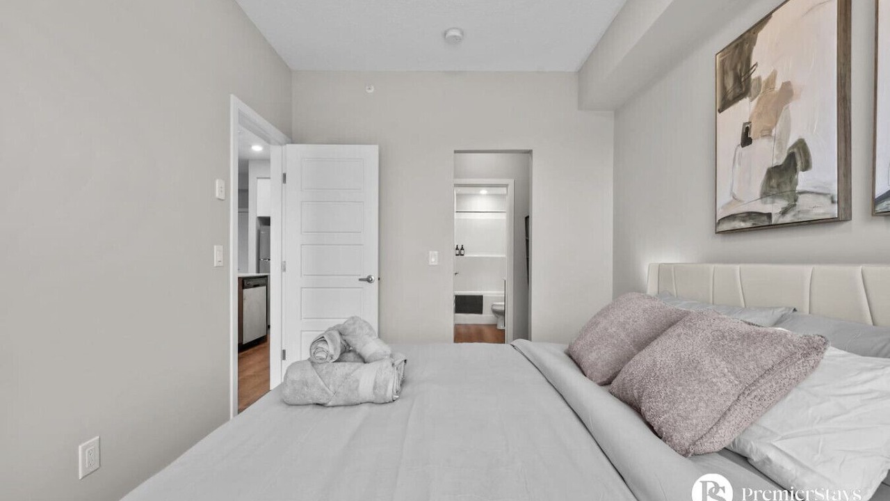 Photo of Bedroom in Inglewood