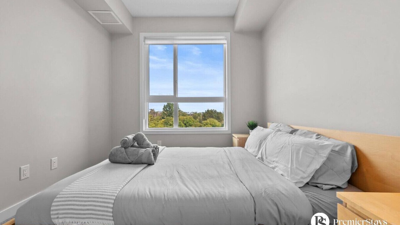 Photo of Bedroom in Inglewood