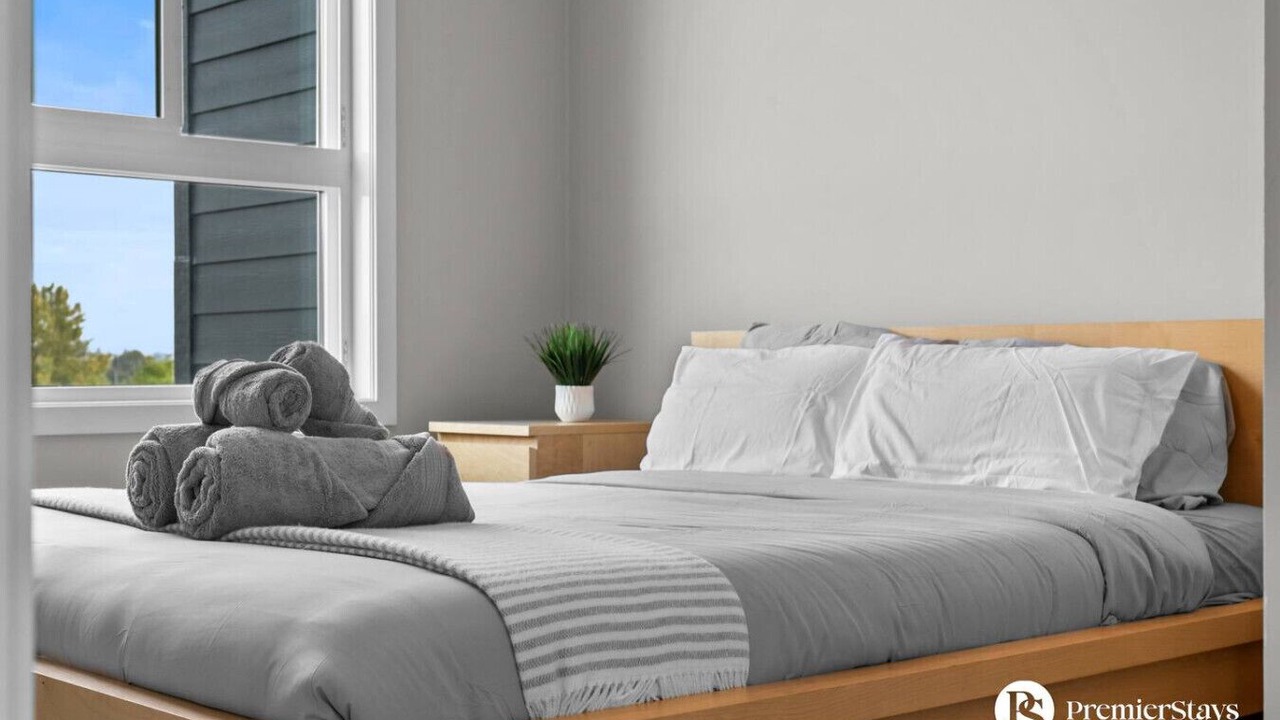 Photo of Bedroom in Inglewood