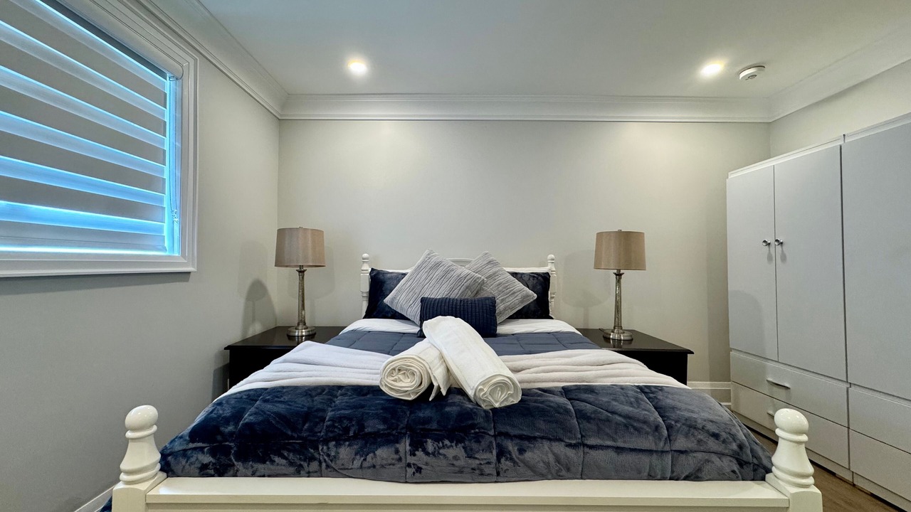 Photo of Bedroom in Clarkson-Lorne Park