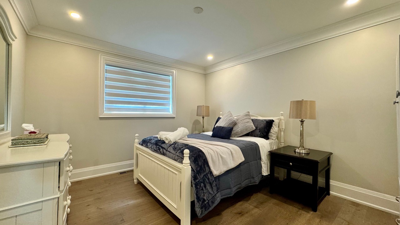 Photo of Bedroom in Clarkson-Lorne Park