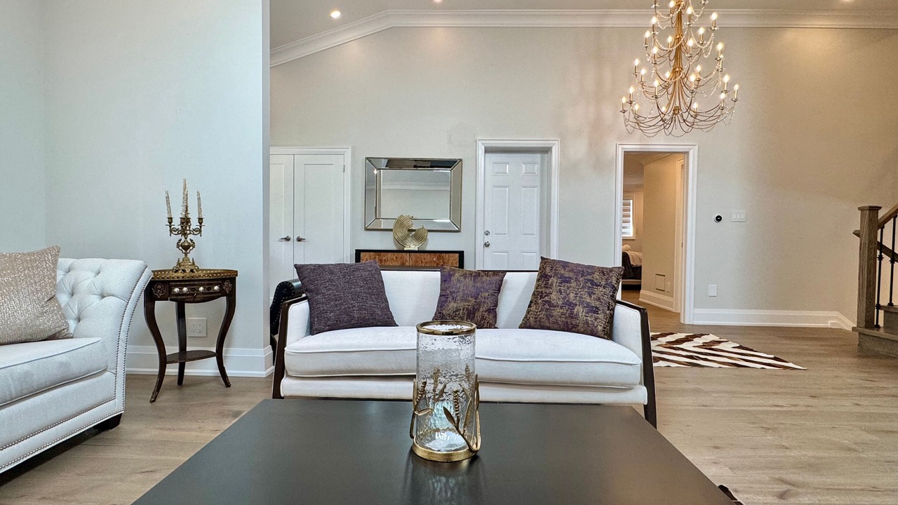 Photo of Livingroom in Clarkson-Lorne Park