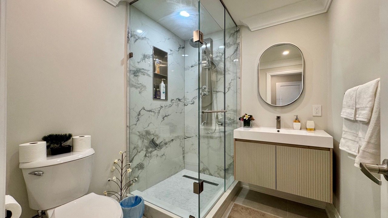 Photo of Bathroom in Clarkson-Lorne Park