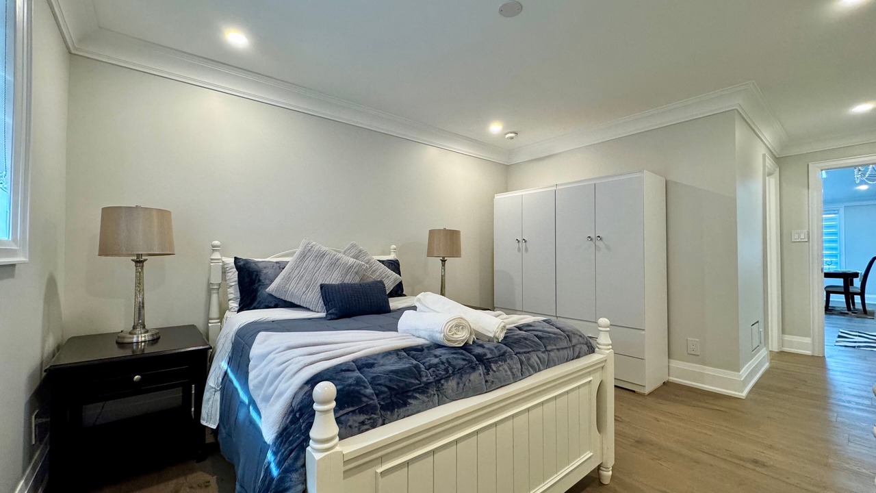 Photo of Bedroom in Clarkson-Lorne Park