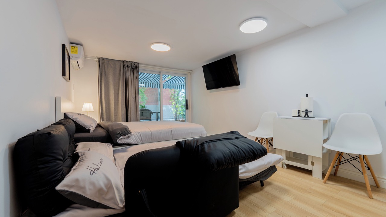 Photo of Bedroom in Cote-Des-Neiges—Notre-Dame-De-Grace