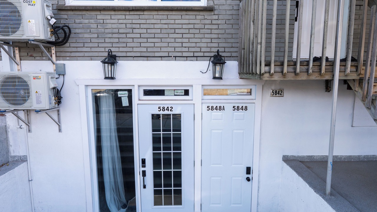 Photo of Outdoor in Cote-Des-Neiges—Notre-Dame-De-Grace