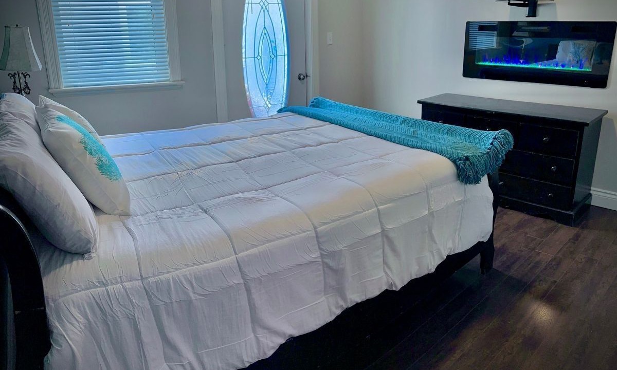 Photo of Bedroom in Burnt Cove