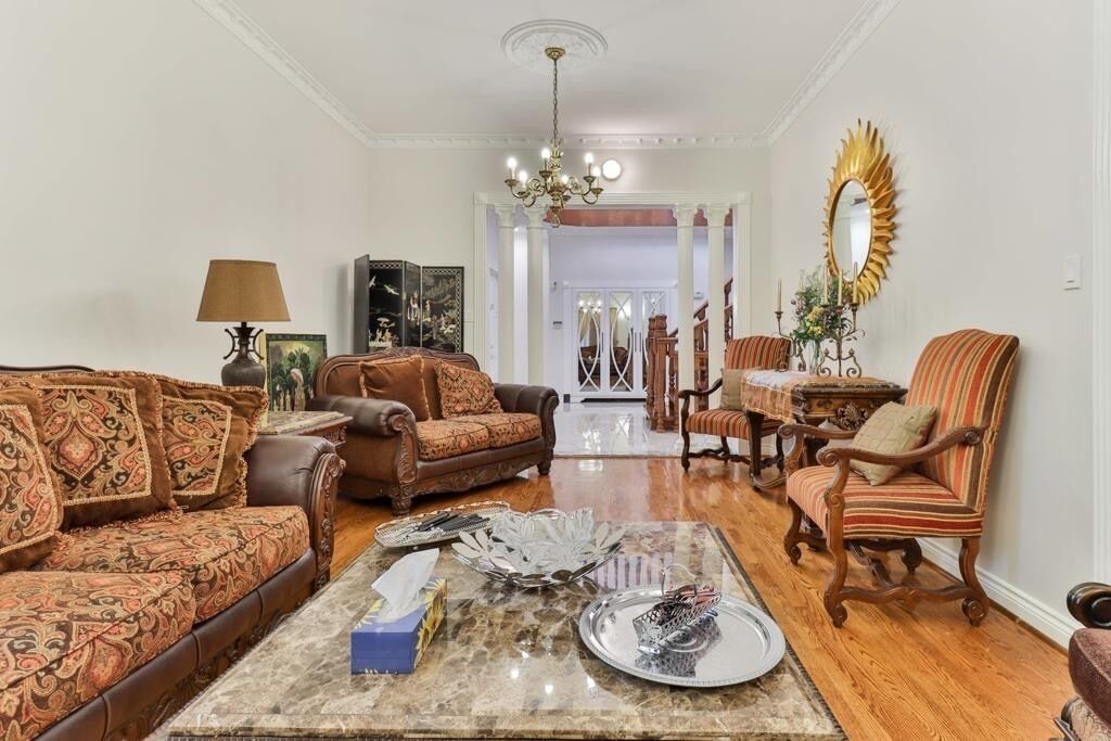 Photo of Livingroom in Newtonbrook