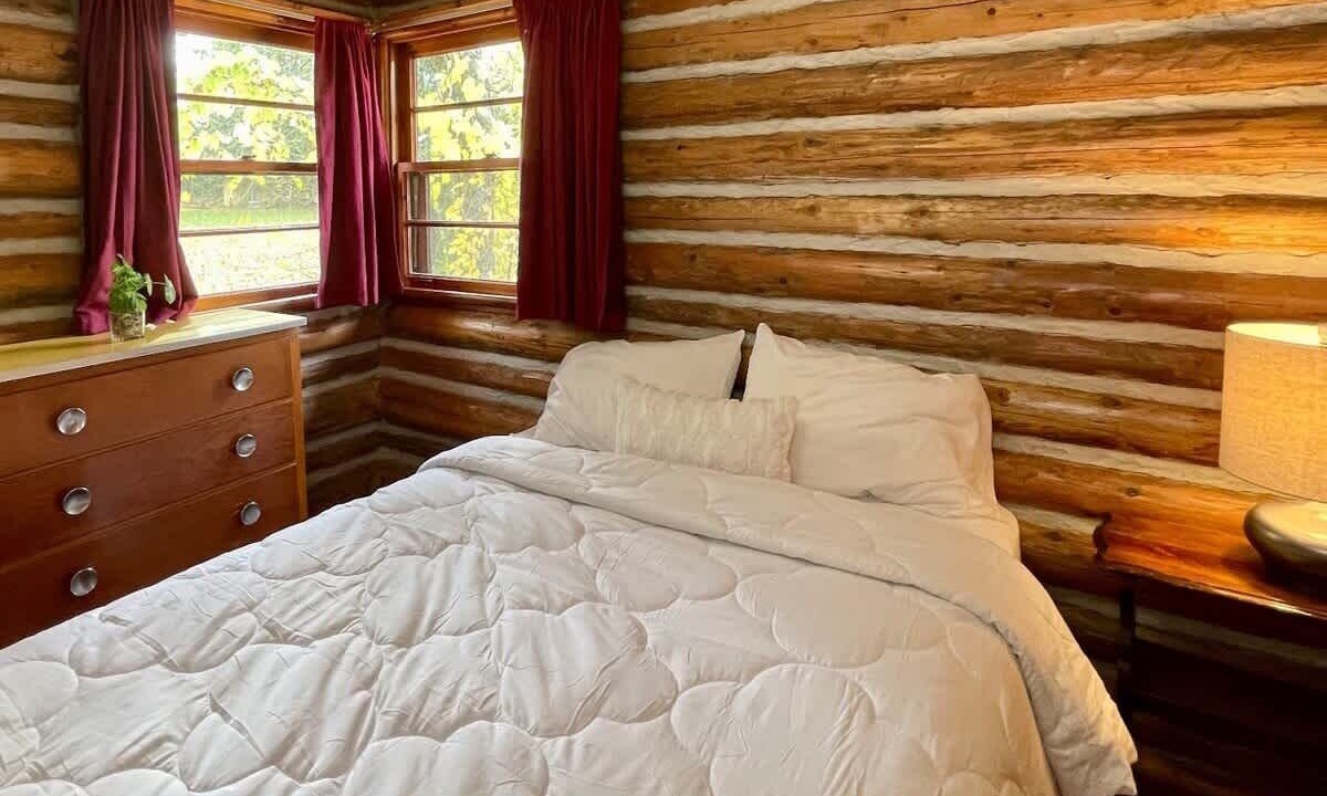 Photo of Bedroom in Rosedale