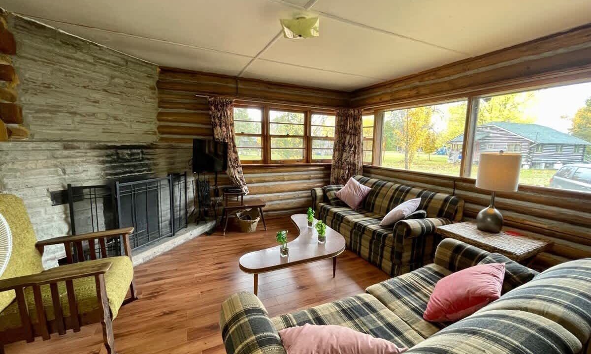 Photo of Livingroom in Rosedale