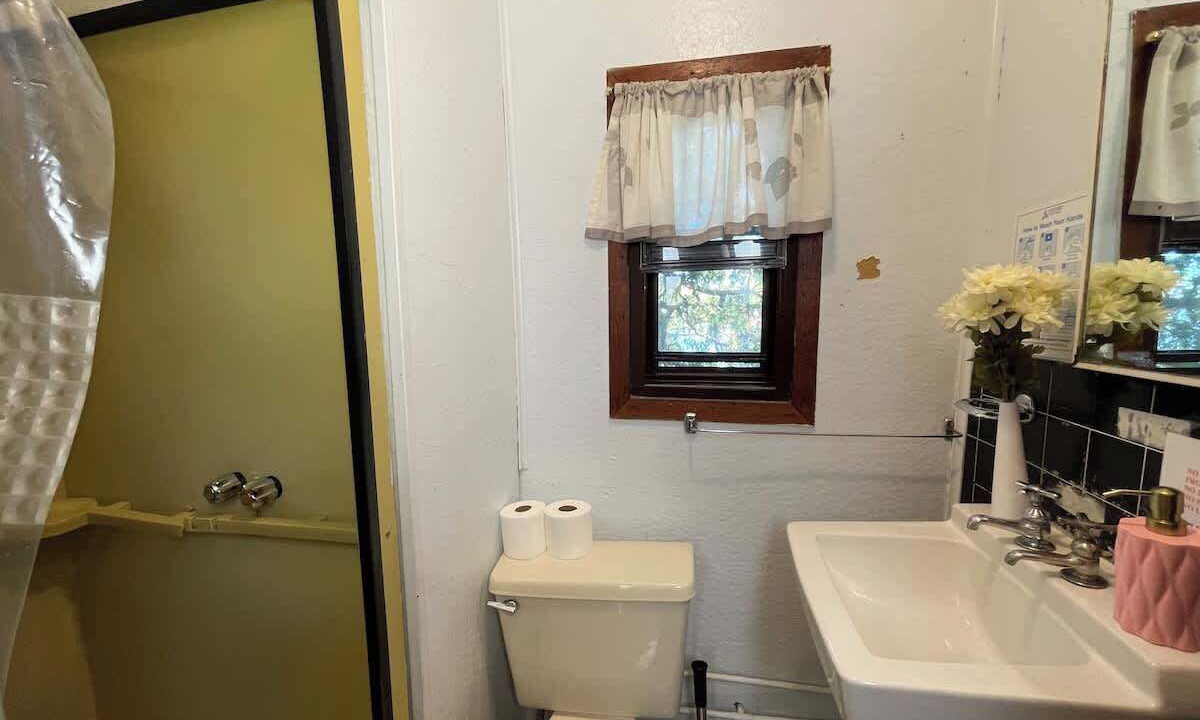 Photo of Bathroom in Rosedale