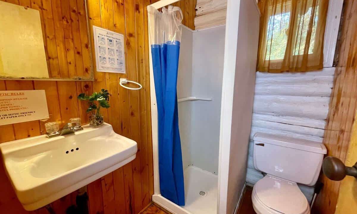 Photo of Bathroom in Rosedale