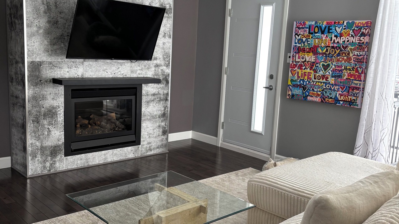 Photo of Livingroom in Jonquiere