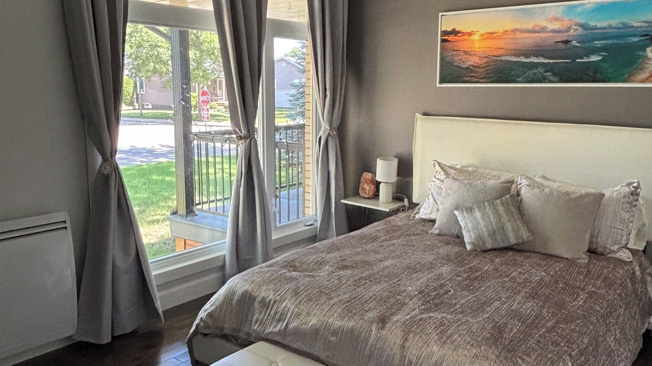 Photo of Bedroom in Jonquiere