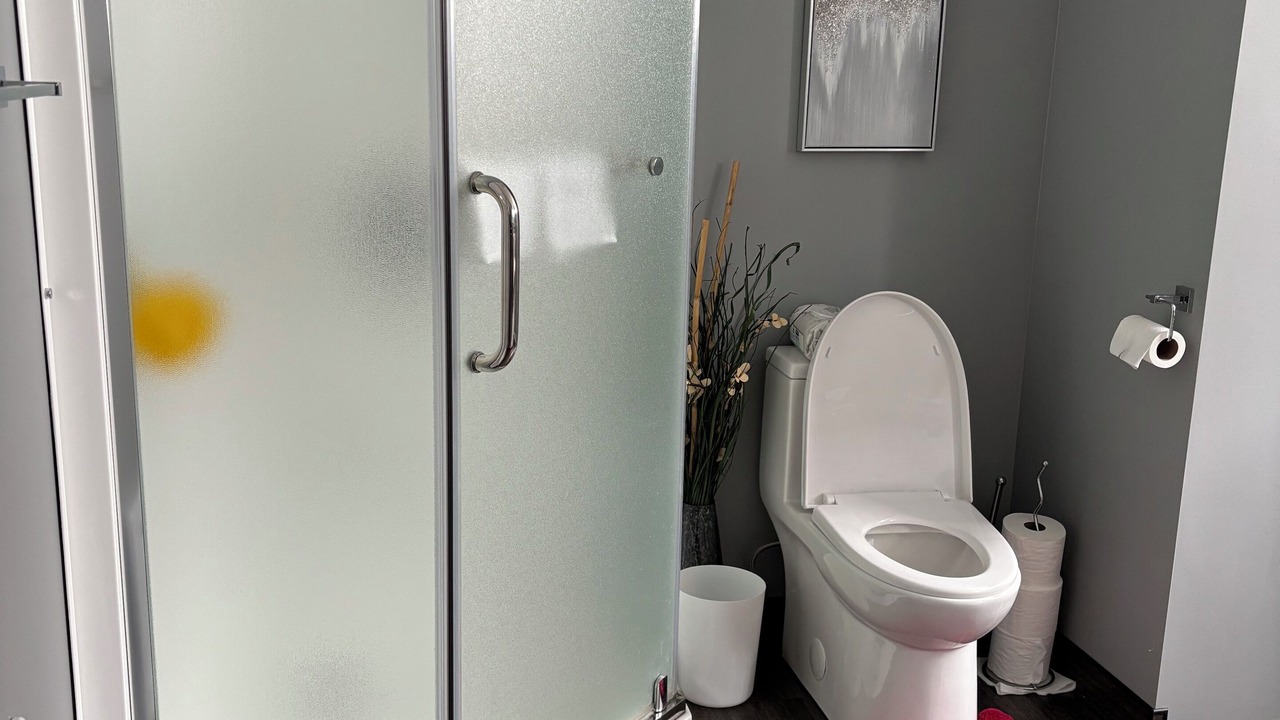 Photo of Bathroom in Jonquiere
