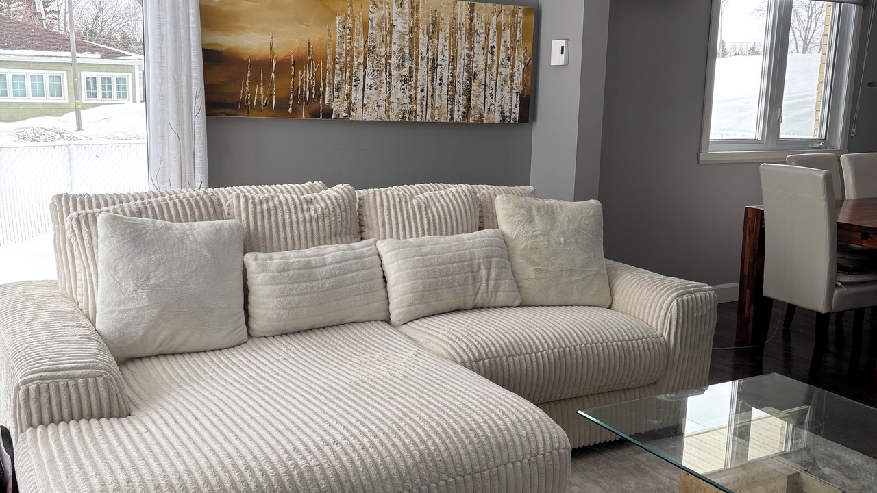 Photo of Livingroom in Jonquiere