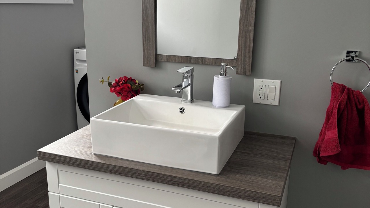 Photo of Bathroom in Jonquiere