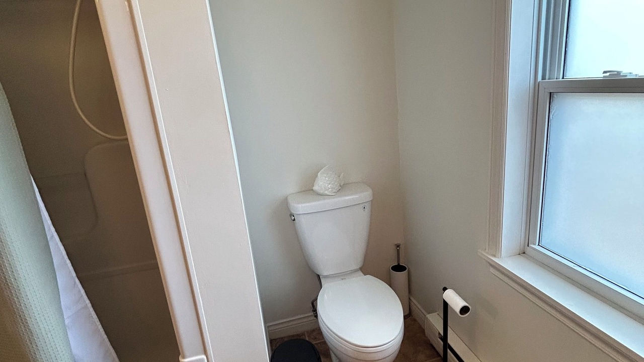 Photo of Bathroom in Cardigan