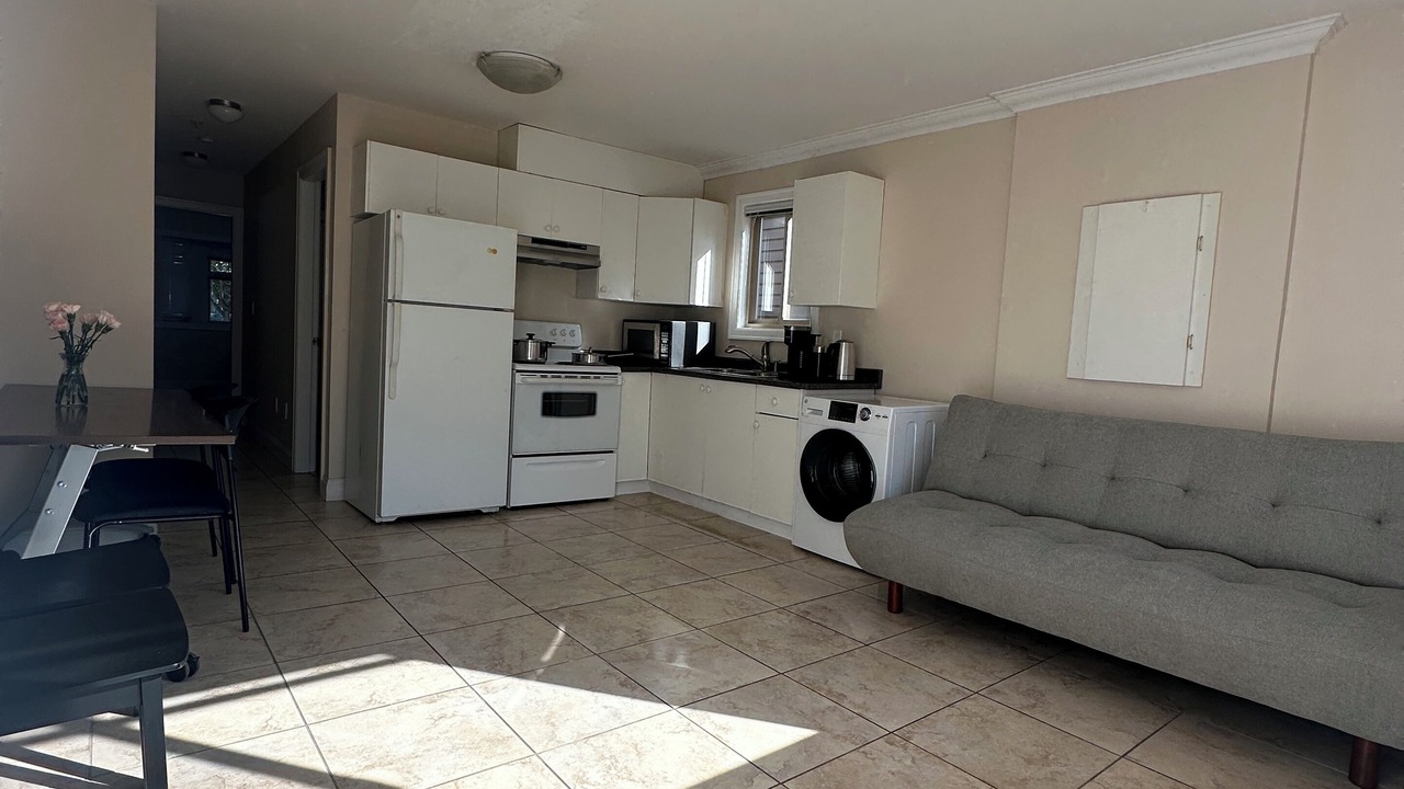 Photo of Livingroom in Marpole