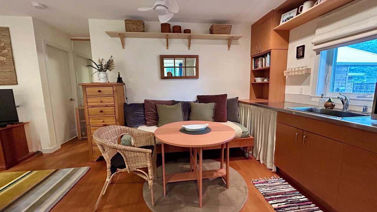 Photo of Livingroom in North Cowichan