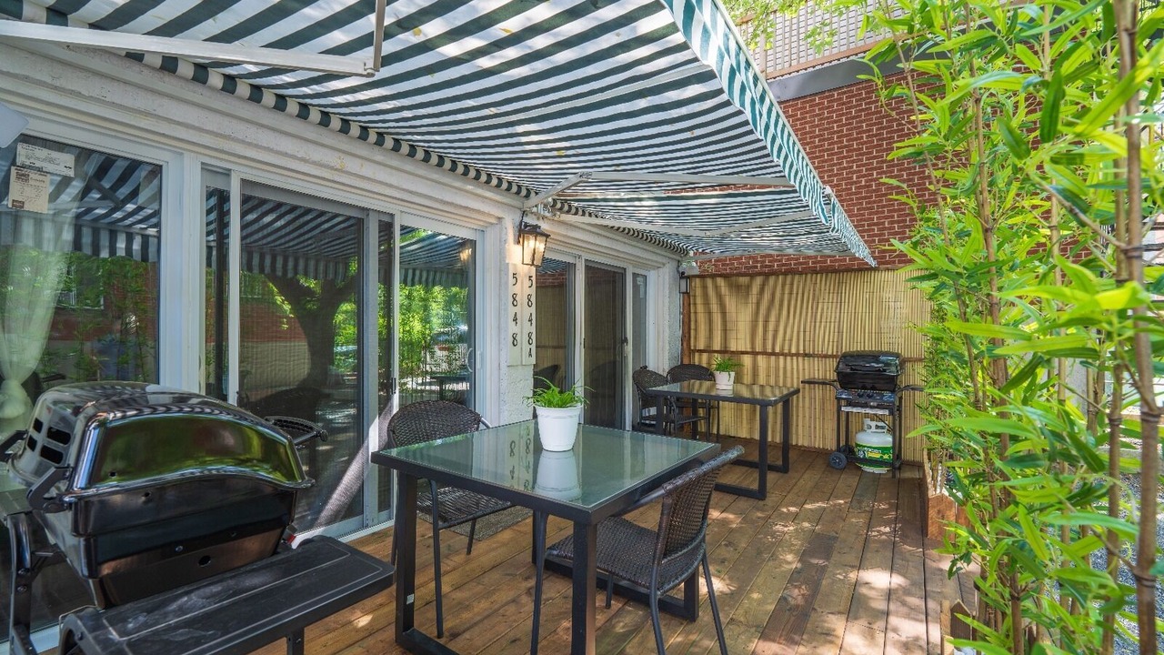 Photo of Outdoor in Cote-Des-Neiges—Notre-Dame-De-Grace