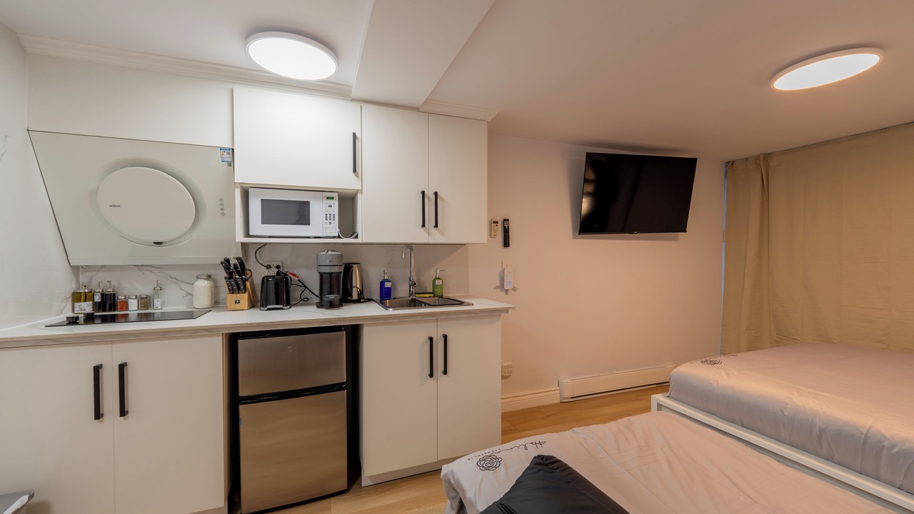 Photo of Bedroom in Cote-Des-Neiges—Notre-Dame-De-Grace