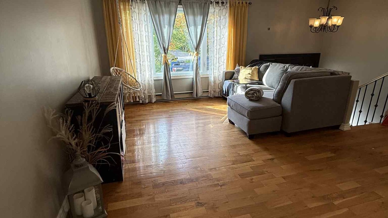 Photo of Livingroom in Val-des-Monts