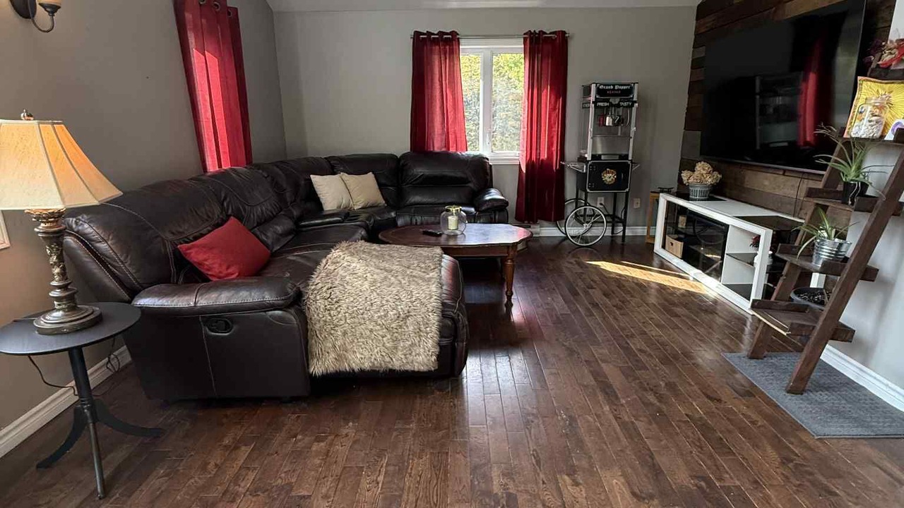 Photo of Livingroom in Val-des-Monts