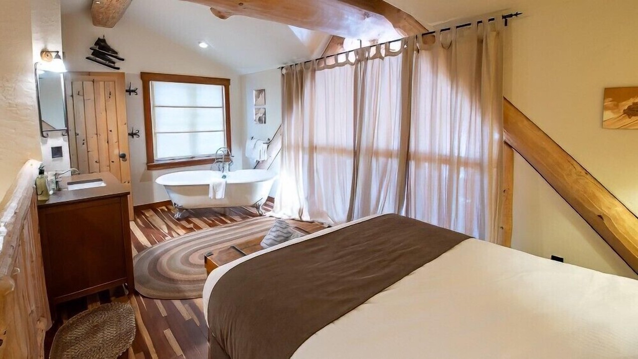 Photo of Bedroom in East Kootenay
