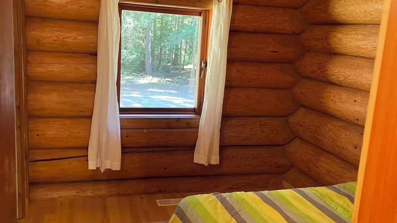 Photo of Bedroom in North Oyster