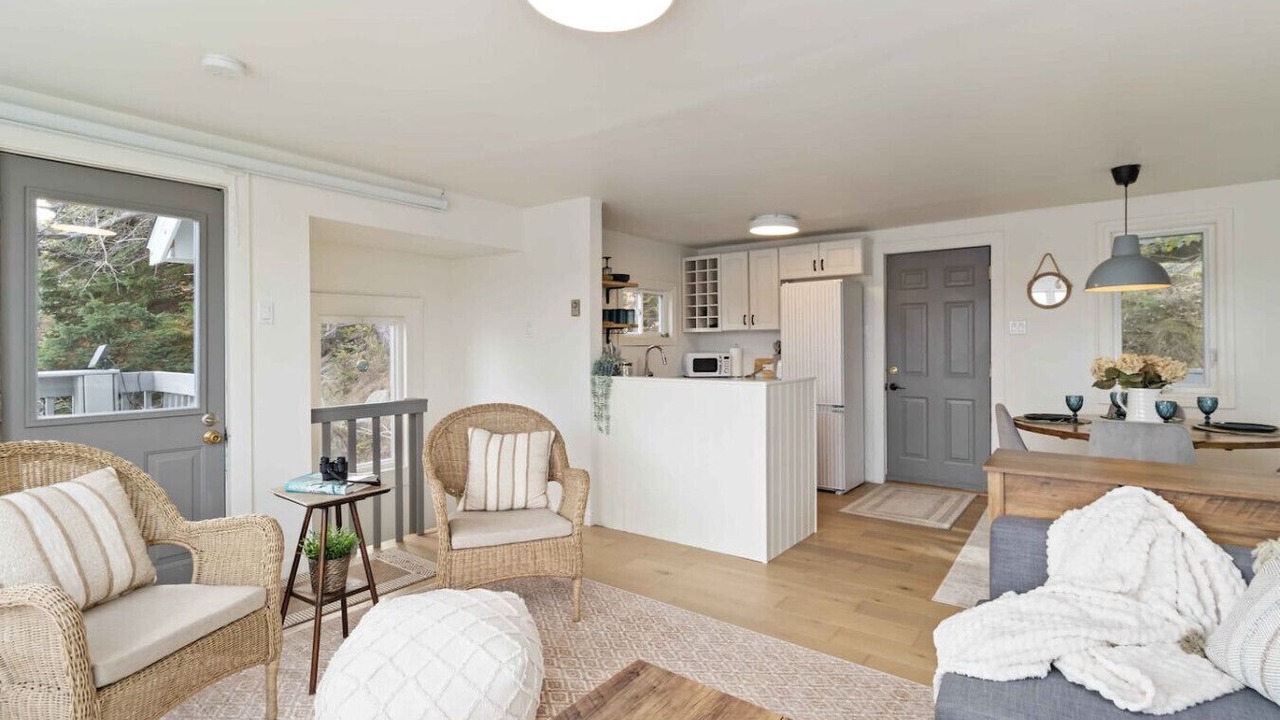 Photo of Livingroom in Masons Point