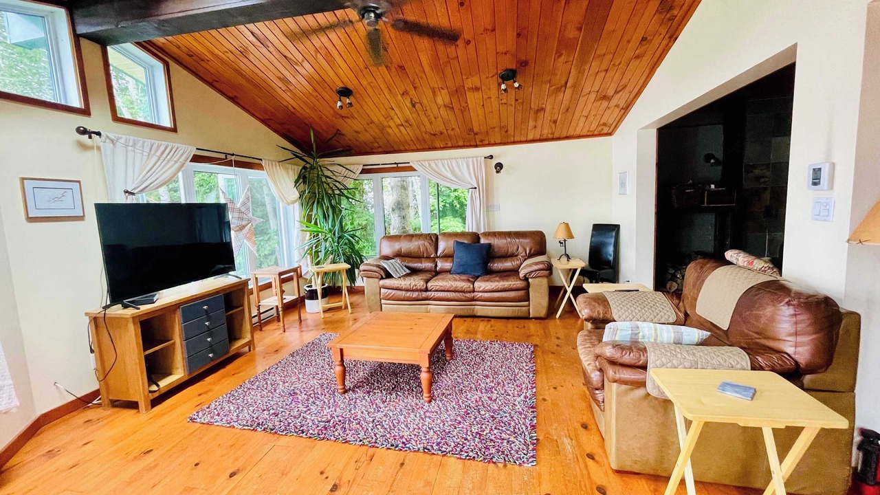 Photo of Livingroom in Amherst