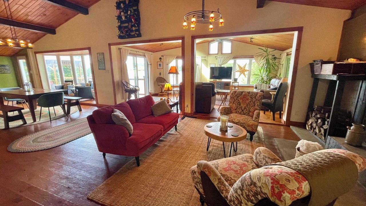 Photo of Livingroom in Amherst