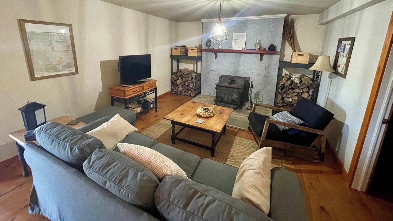Photo of Livingroom in Amherst