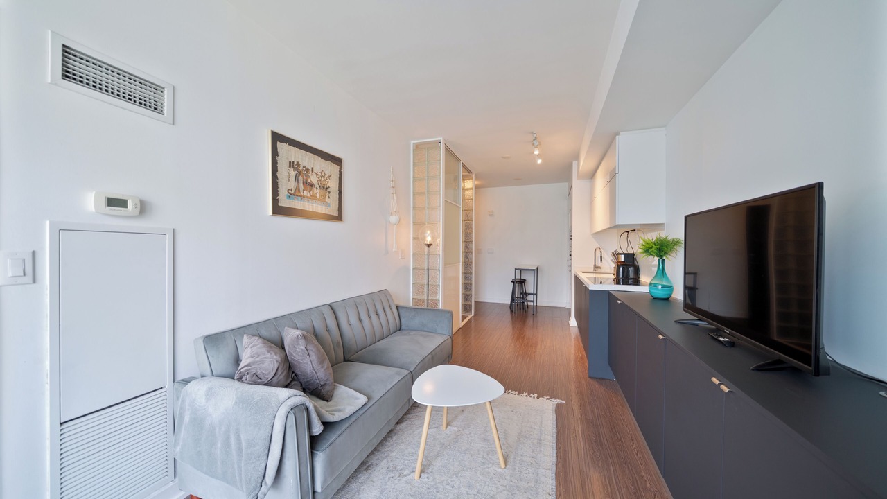 Photo of Livingroom in Wellington Place