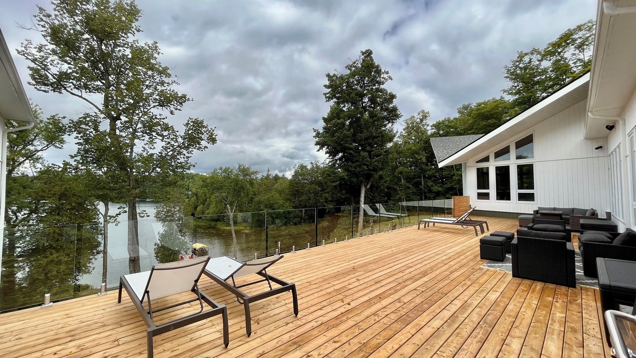 Photo of Patio Balcony in Unorganized Centre Parry Sound