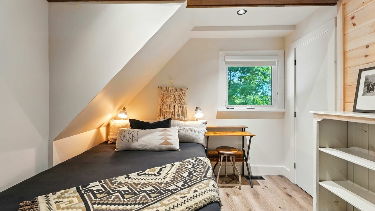 Photo of Bedroom in Baysville