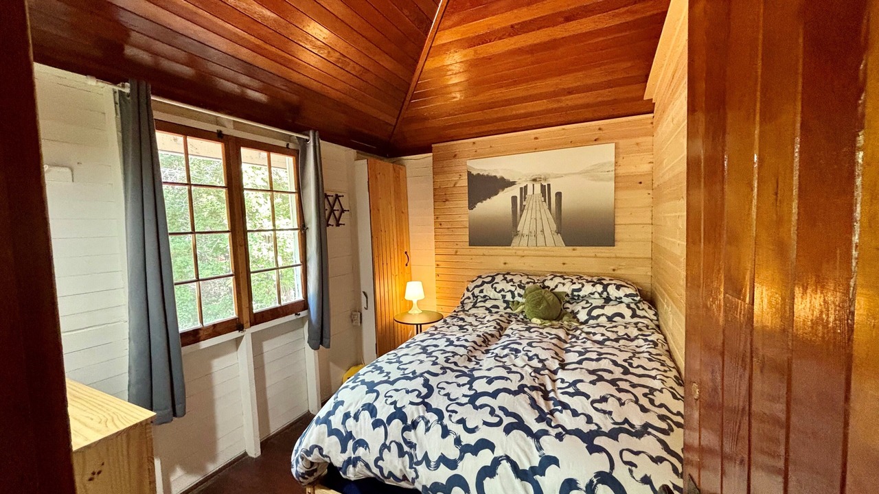 Photo of Bedroom in Victoria Beach