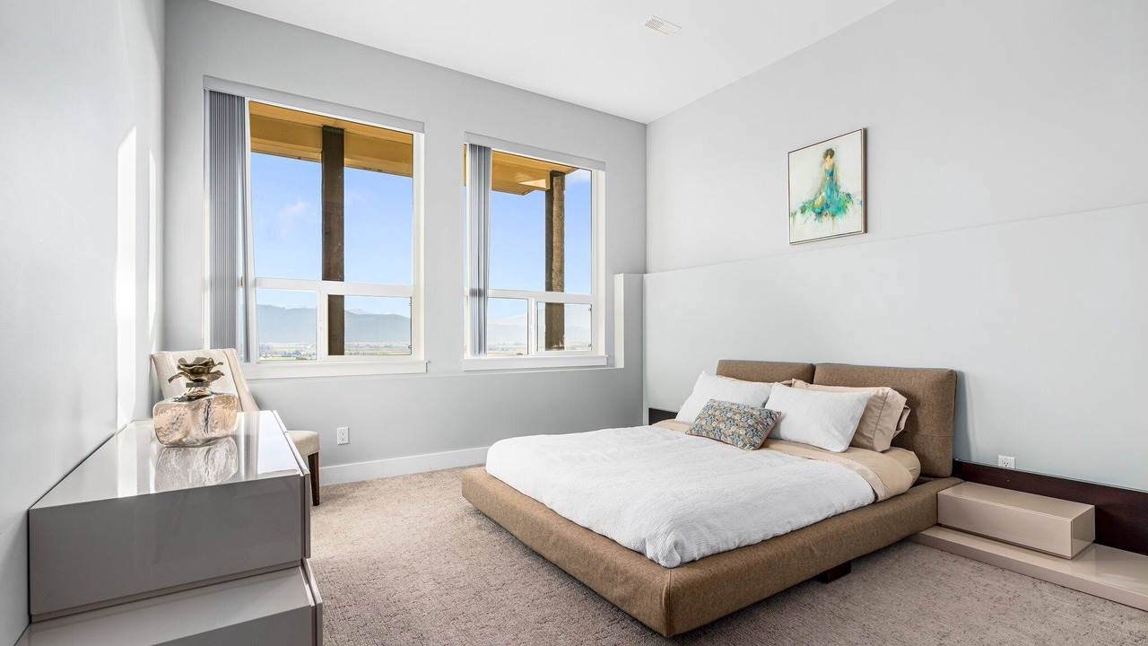 Photo of Bedroom in Lower Sumas Mountain